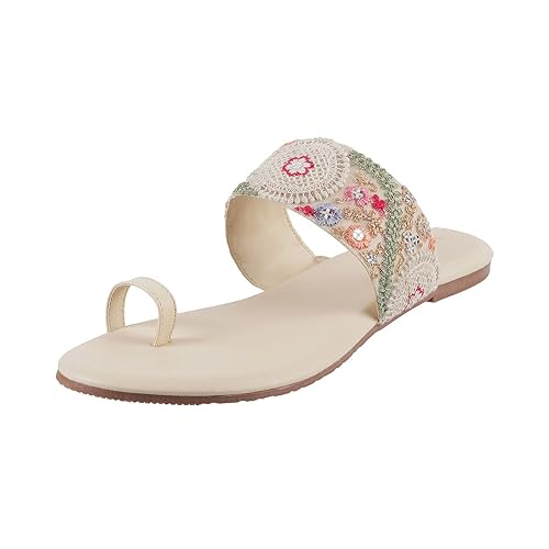 Metro Women's 32-1702 Flat Sandal Footwear Sandals